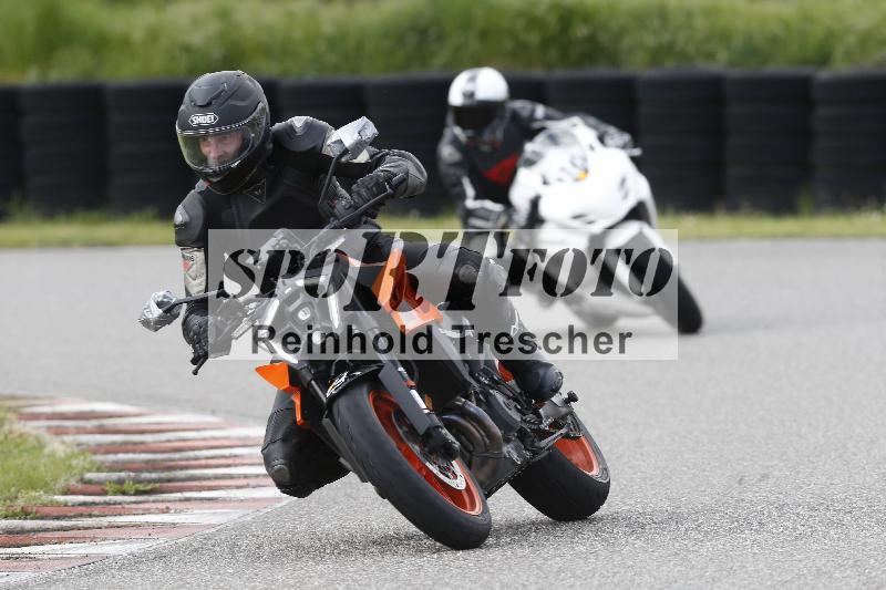 Archiv-2025/09 22.04.2025 Cornu Master School ADR/rot-rouge/2